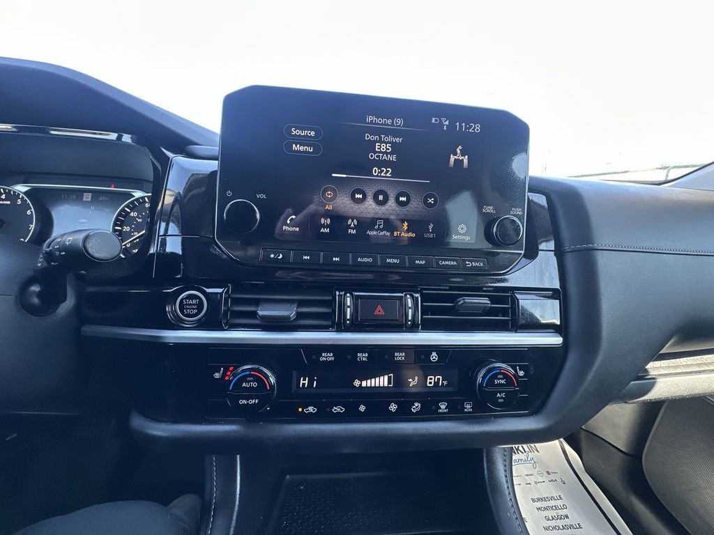 Used 2023 Nissan Pathfinder SL w/ Lighting Package (N92) image 22