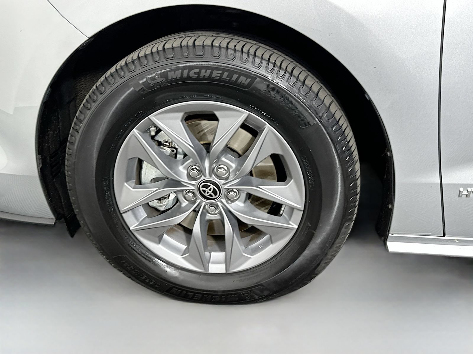 Certified 2021 Toyota Sienna XLE AWD/4WD image 33