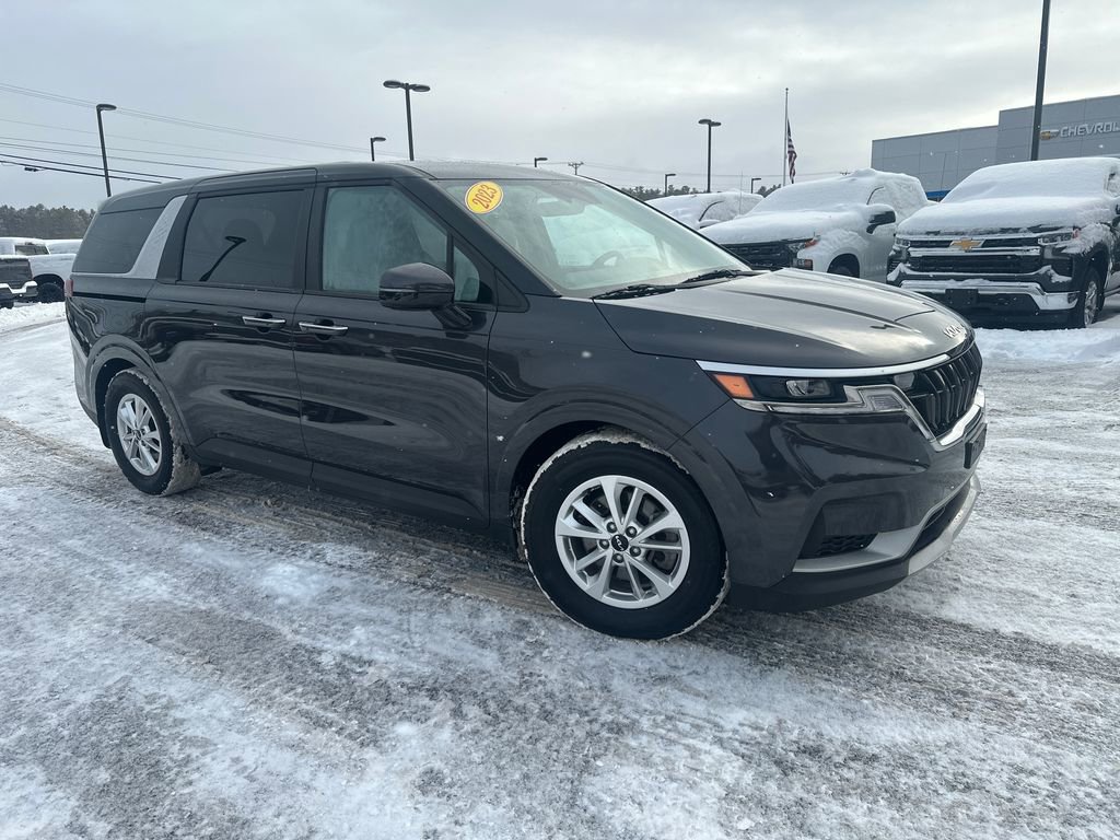 Used 2023 Kia Carnival LX image 7