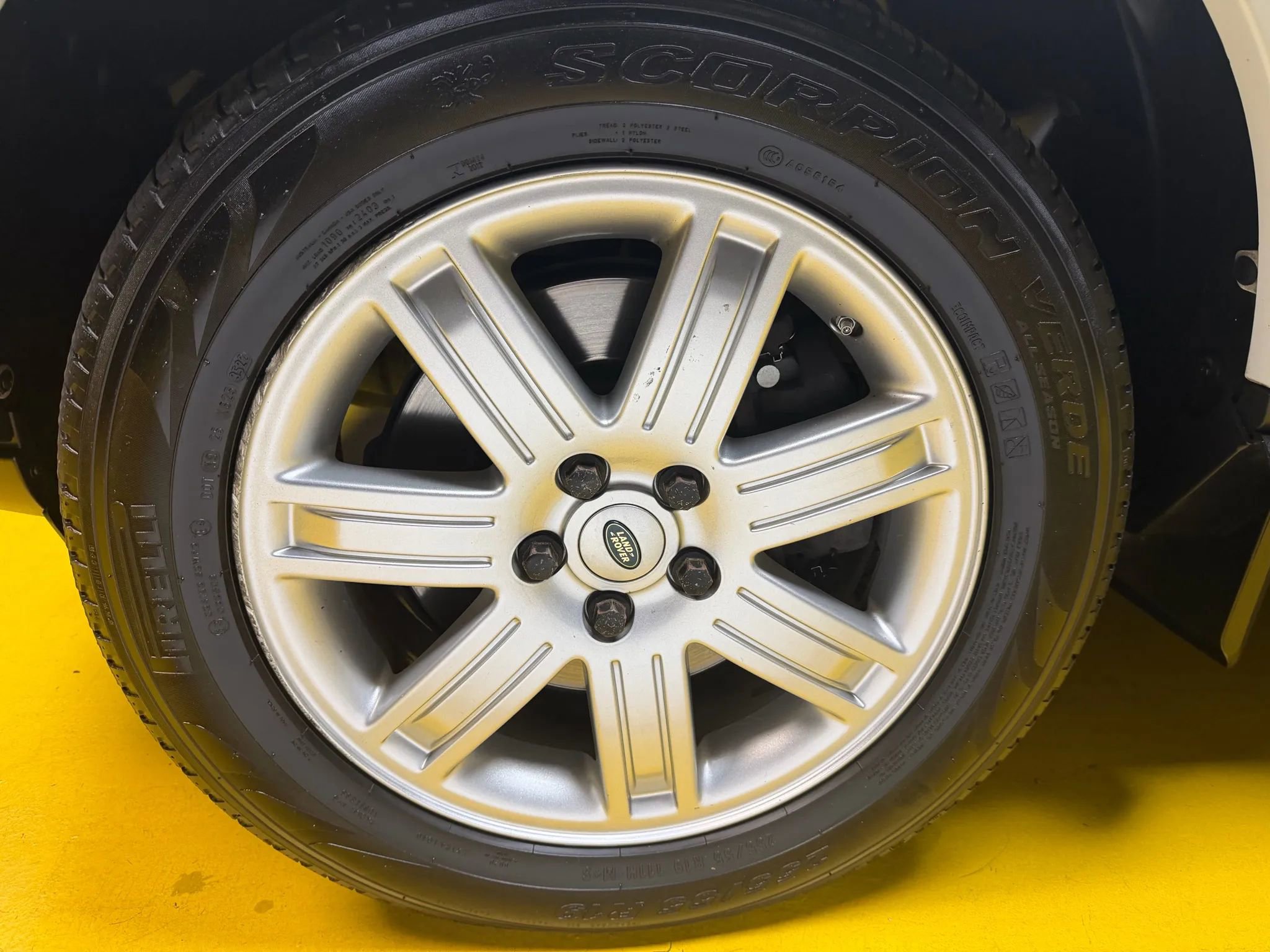 Used 2016 Land Rover LR4 HSE AWD/4WD image 36