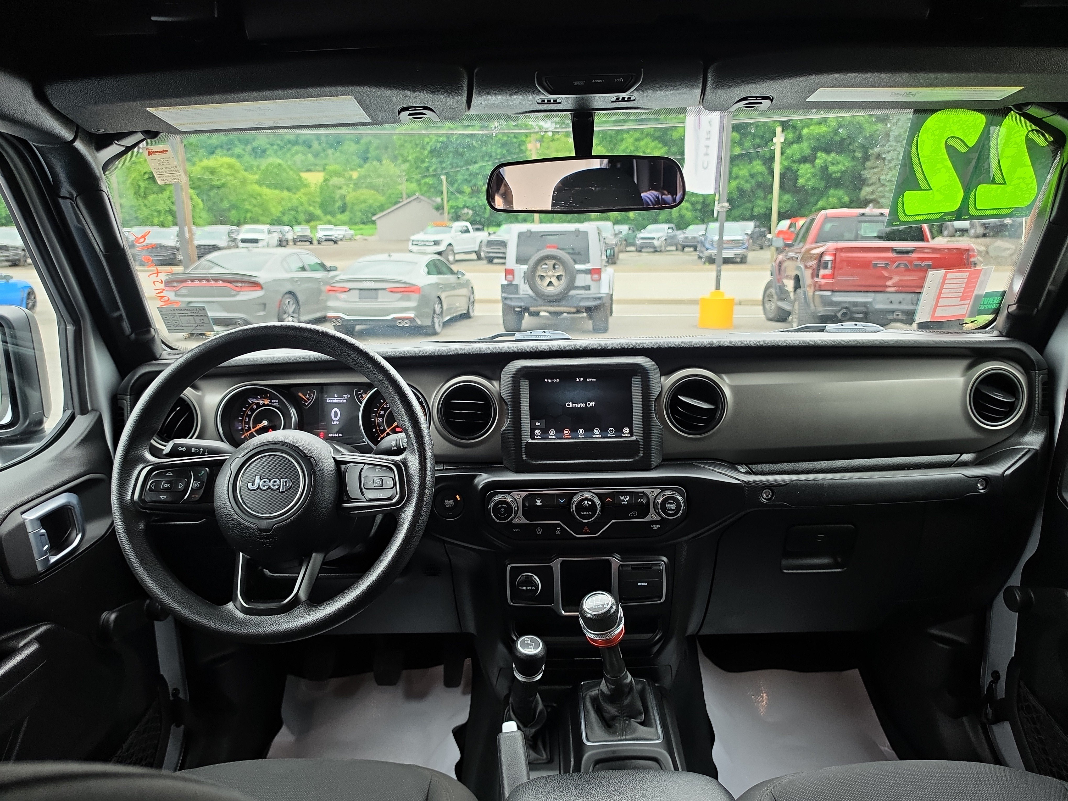 Used 2022 Jeep Gladiator Sport AWD/4WD image 16