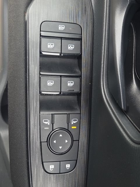 Used 2025 Nissan Kicks S FWD image 18