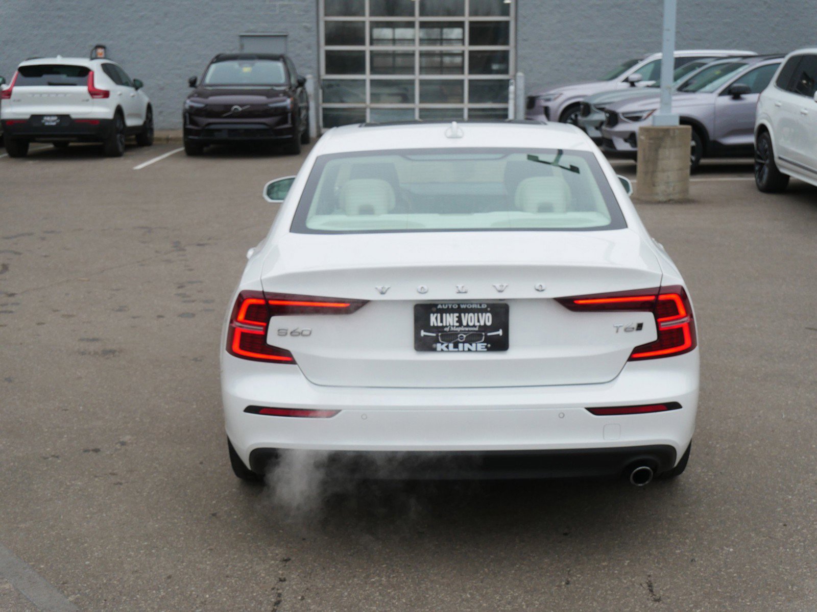 Used 2019 Volvo S60 T6 Momentum w/ Premium Package image 6