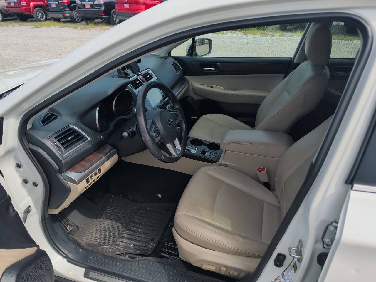 Used 2015 Subaru Outback 2.5i Limited AWD/4WD image 9