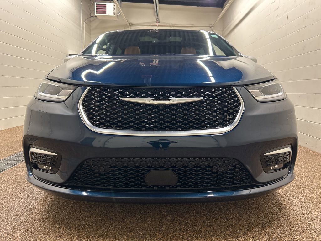 Used 2024 Chrysler Pacifica Pinnacle w/ Trailer Tow Group image 6