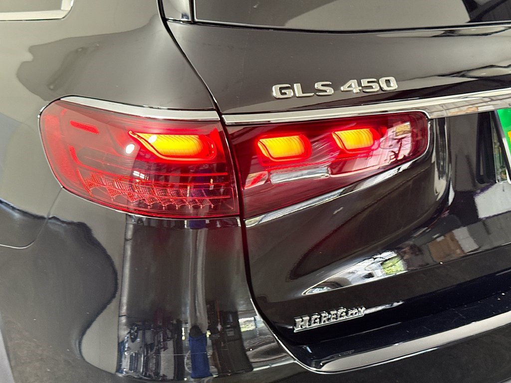 Used 2025 Mercedes-Benz GLS 450 4MATIC image 35