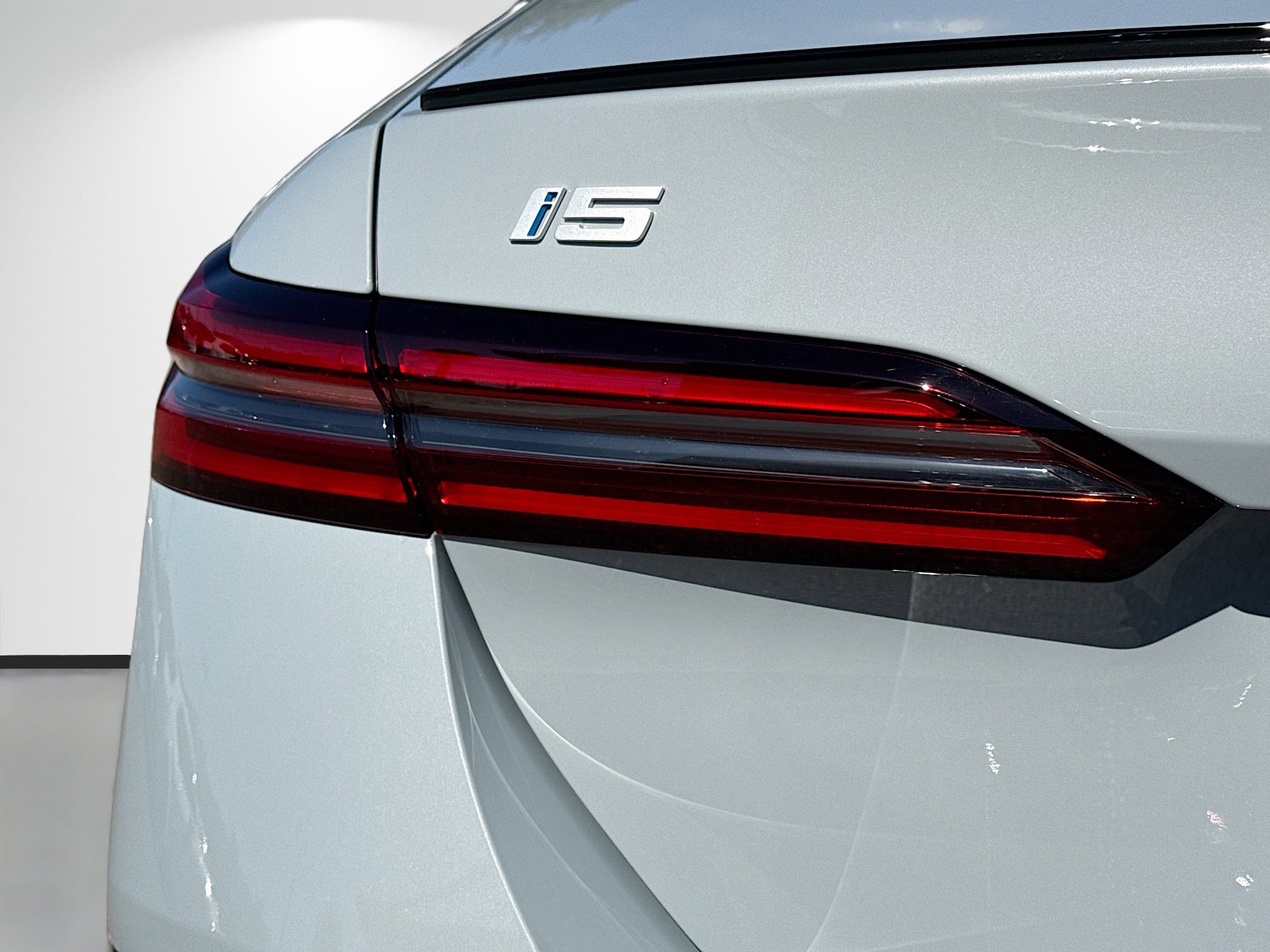 New 2026 BMW i5 eDrive40 image 10