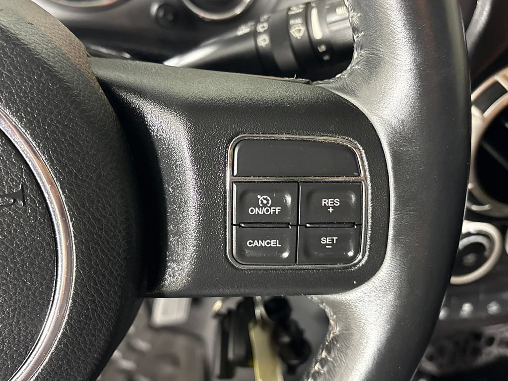 Used 2017 Jeep Wrangler Unlimited Sahara w/ Connectivity Group AWD/4WD image 20