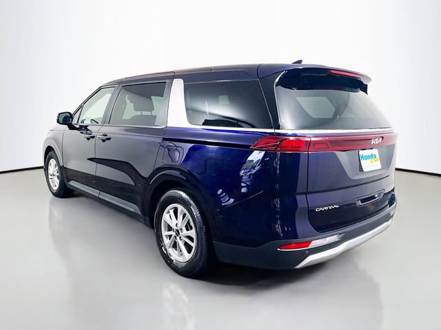 Used 2024 Kia Carnival LX image 7