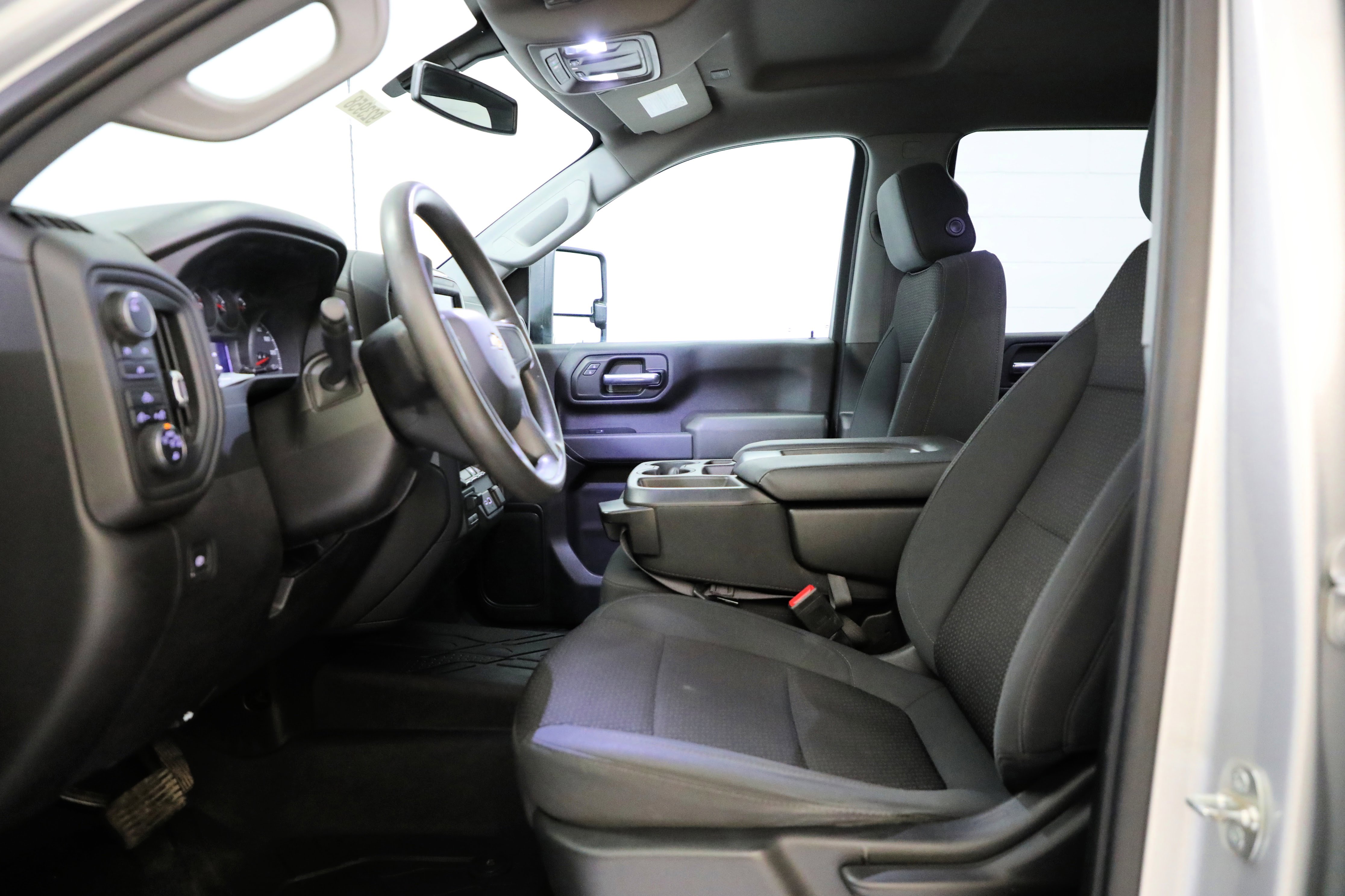 Used 2022 Chevrolet Silverado 2500 Custom w/ Custom Value Package image 9