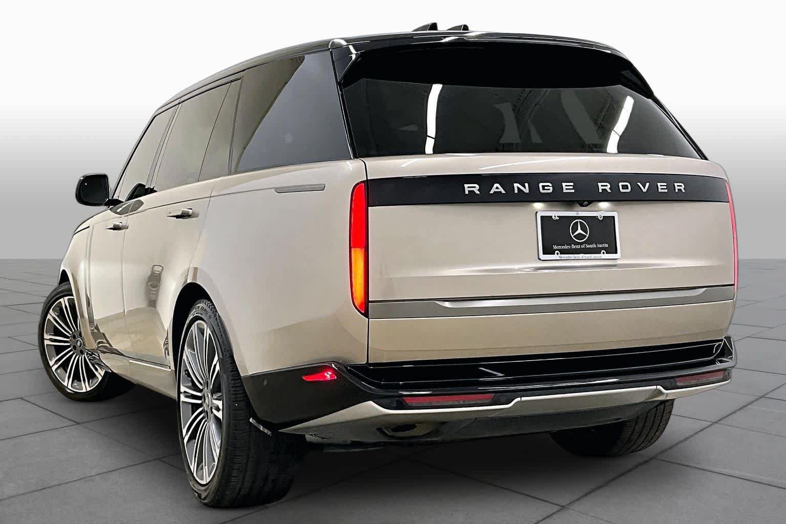 Used 2024 Land Rover Range Rover Long Wheelbase SE AWD/4WD image 12