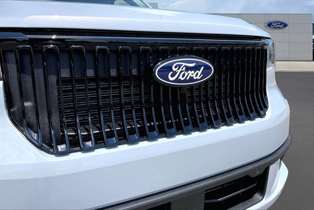 New 2026 Ford Maverick Lobo AWD/4WD image 35
