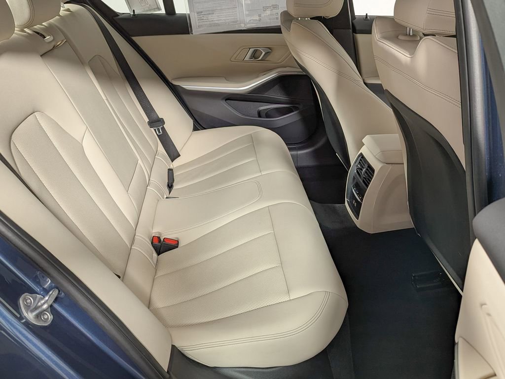 Used 2025 BMW 330i xDrive Sedan w/ M Sport Package image 38