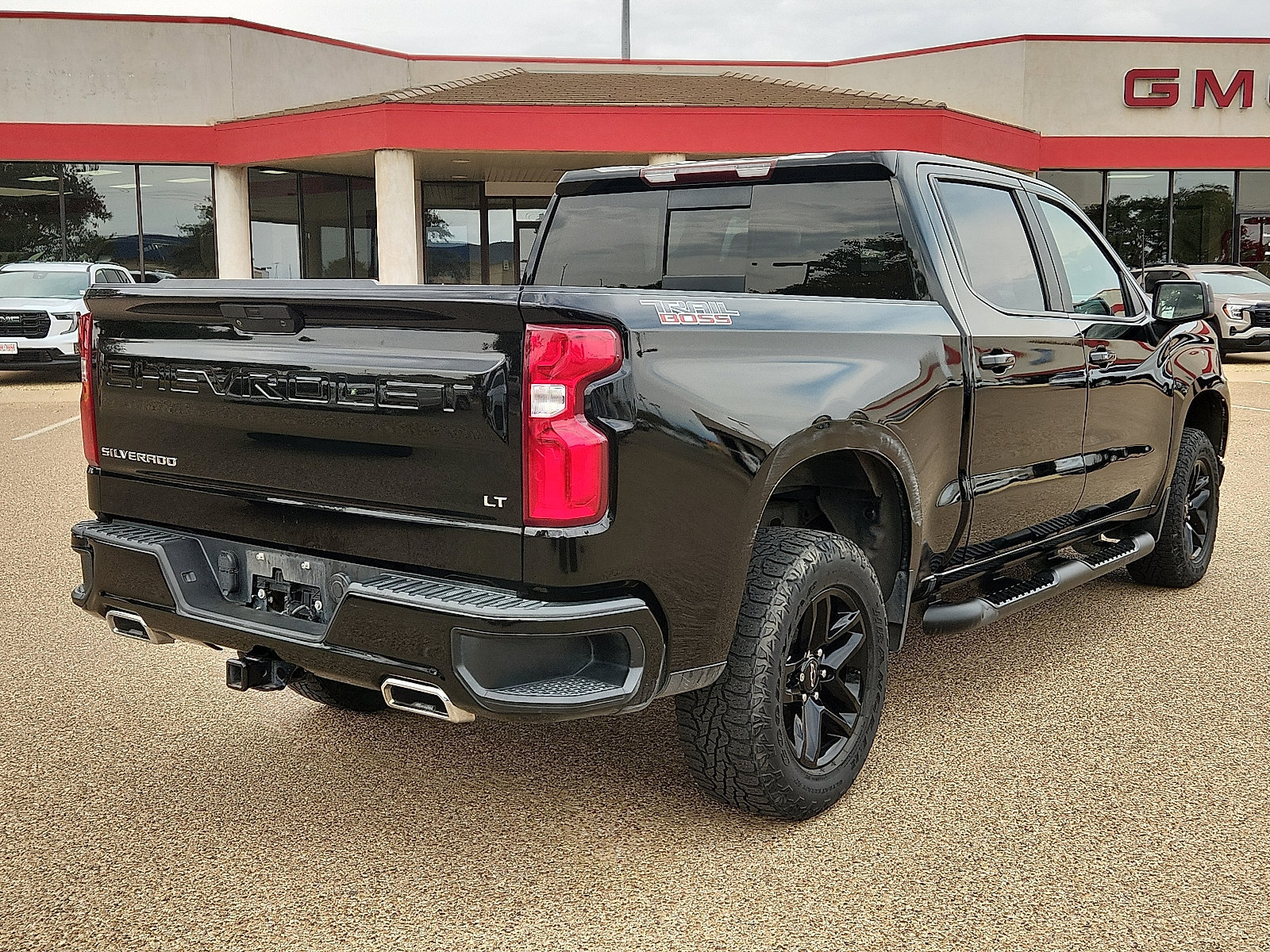 Used 2020 Chevrolet Silverado 1500 LT Trail Boss AWD/4WD image 4