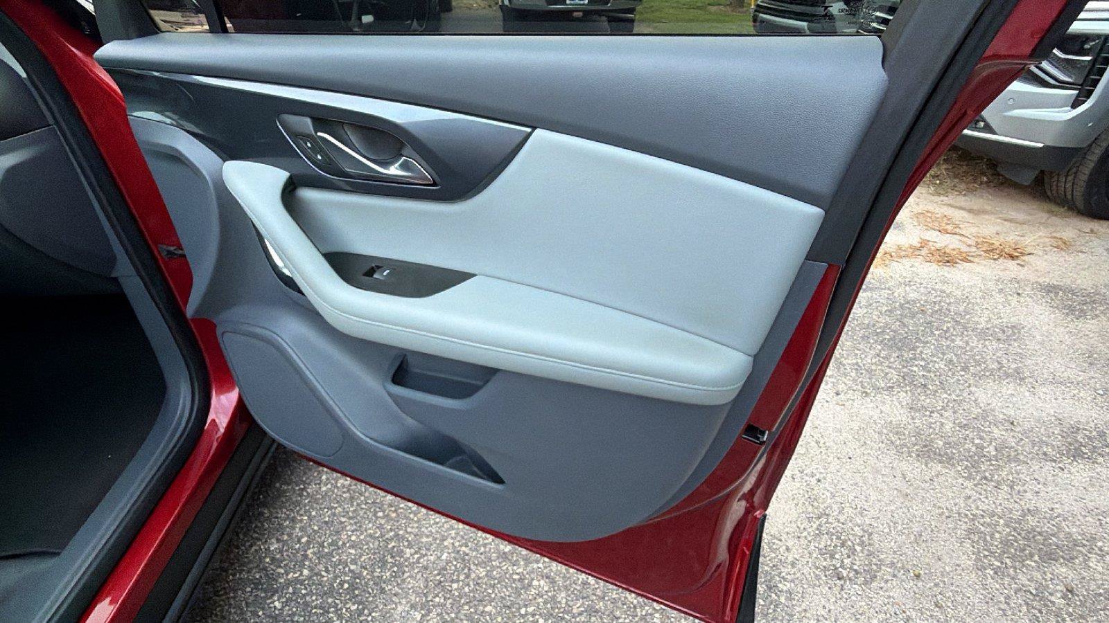 Used 2021 Chevrolet Blazer LT FWD image 18