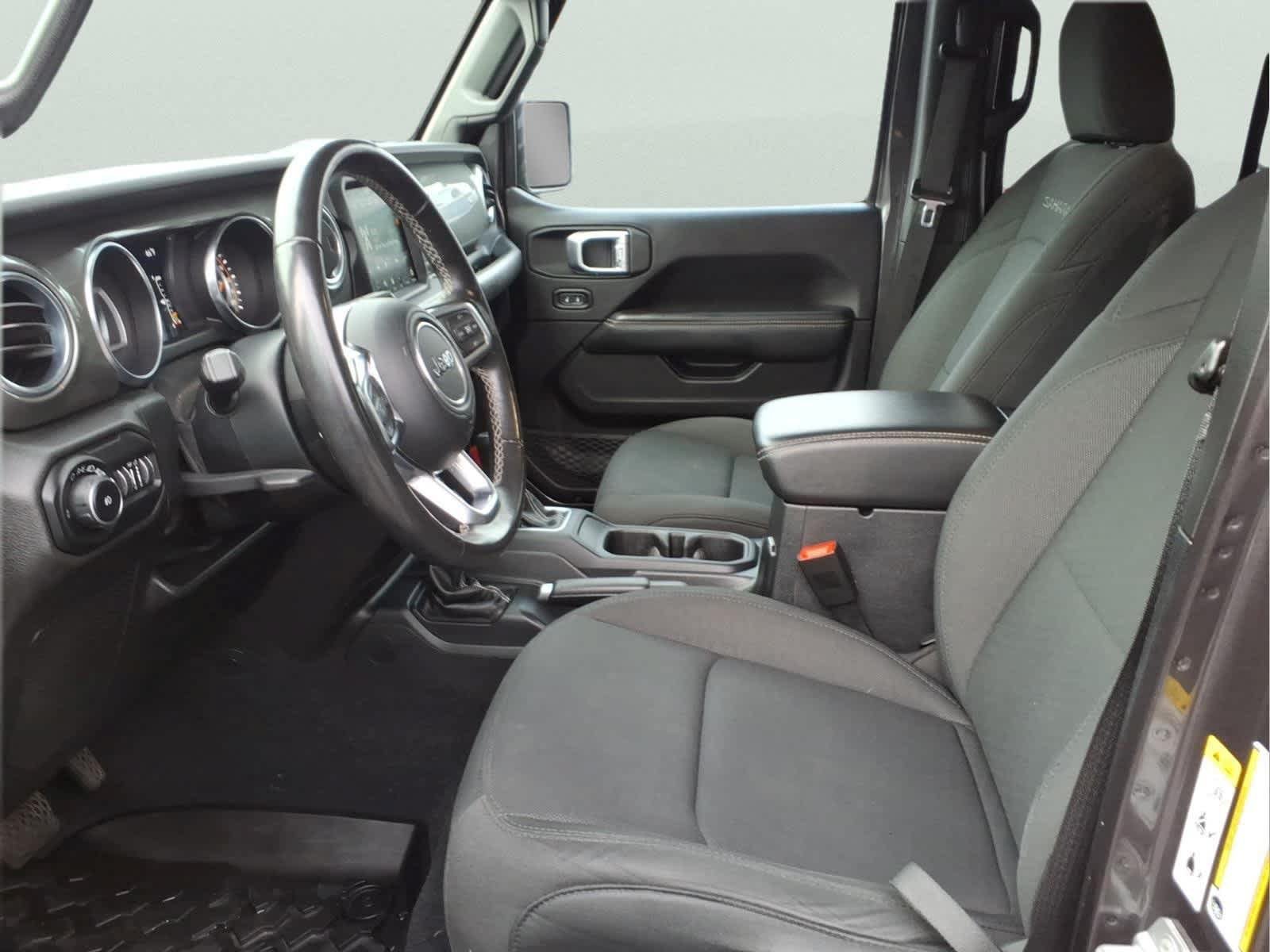 Used 2020 Jeep Wrangler Unlimited Sahara AWD/4WD image 17