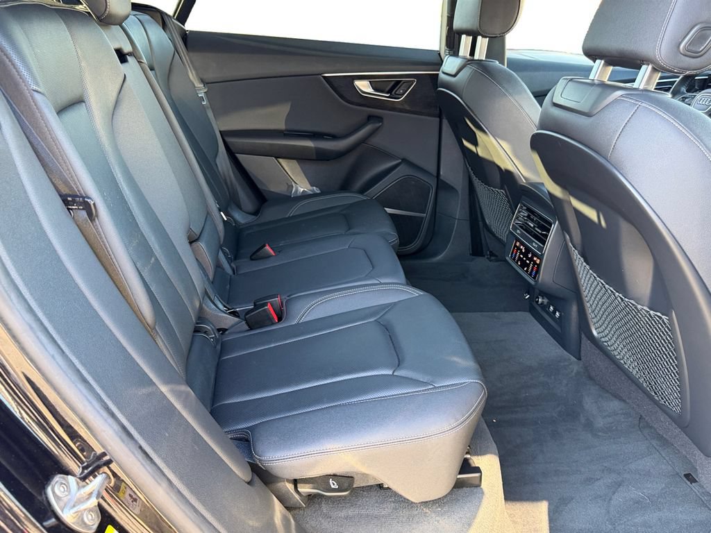 Used 2020 Audi Q8 Premium Plus w/ Premium Plus Package AWD/4WD image 9