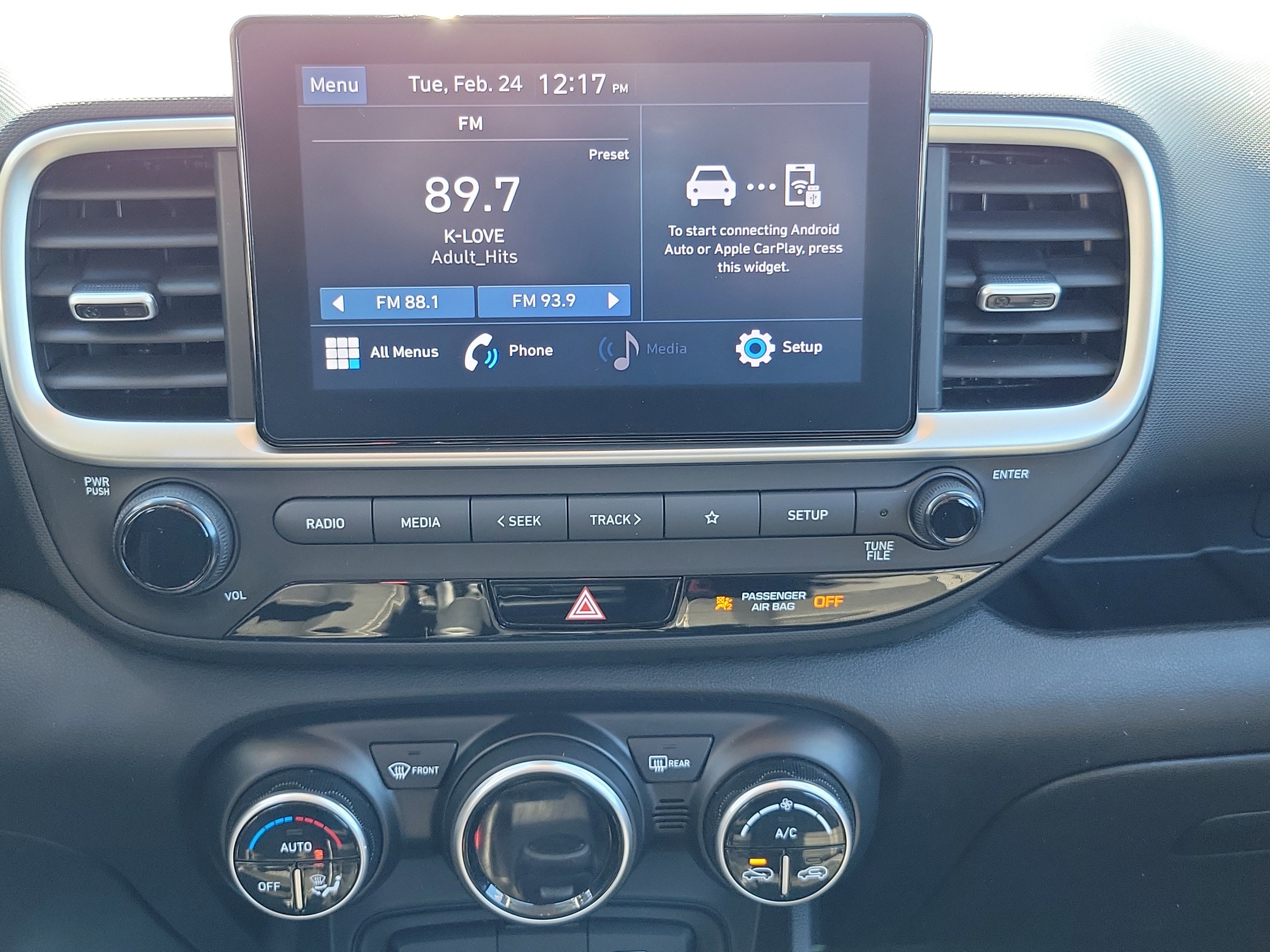 Used 2022 Hyundai Venue SEL FWD image 21