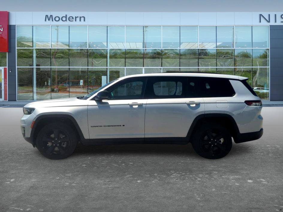 Used 2023 Jeep Grand Cherokee L Altitude AWD/4WD image 2