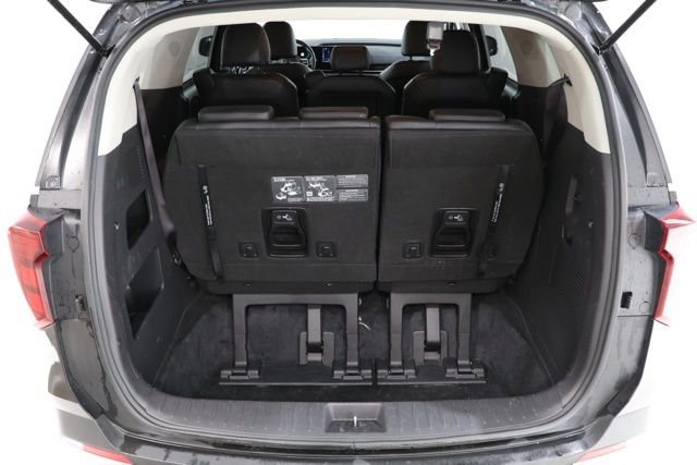 Used 2025 Kia Carnival image 33