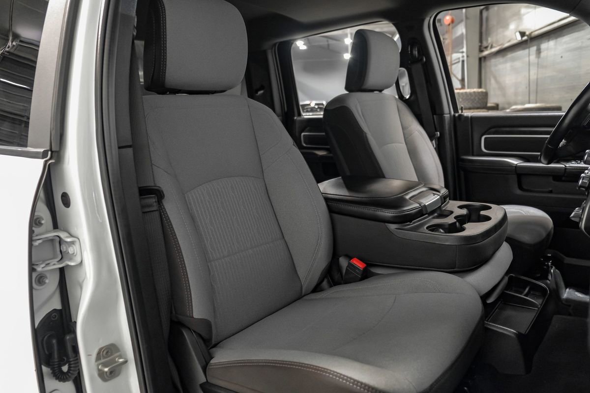 Used 2024 RAM 3500 Big Horn image 34