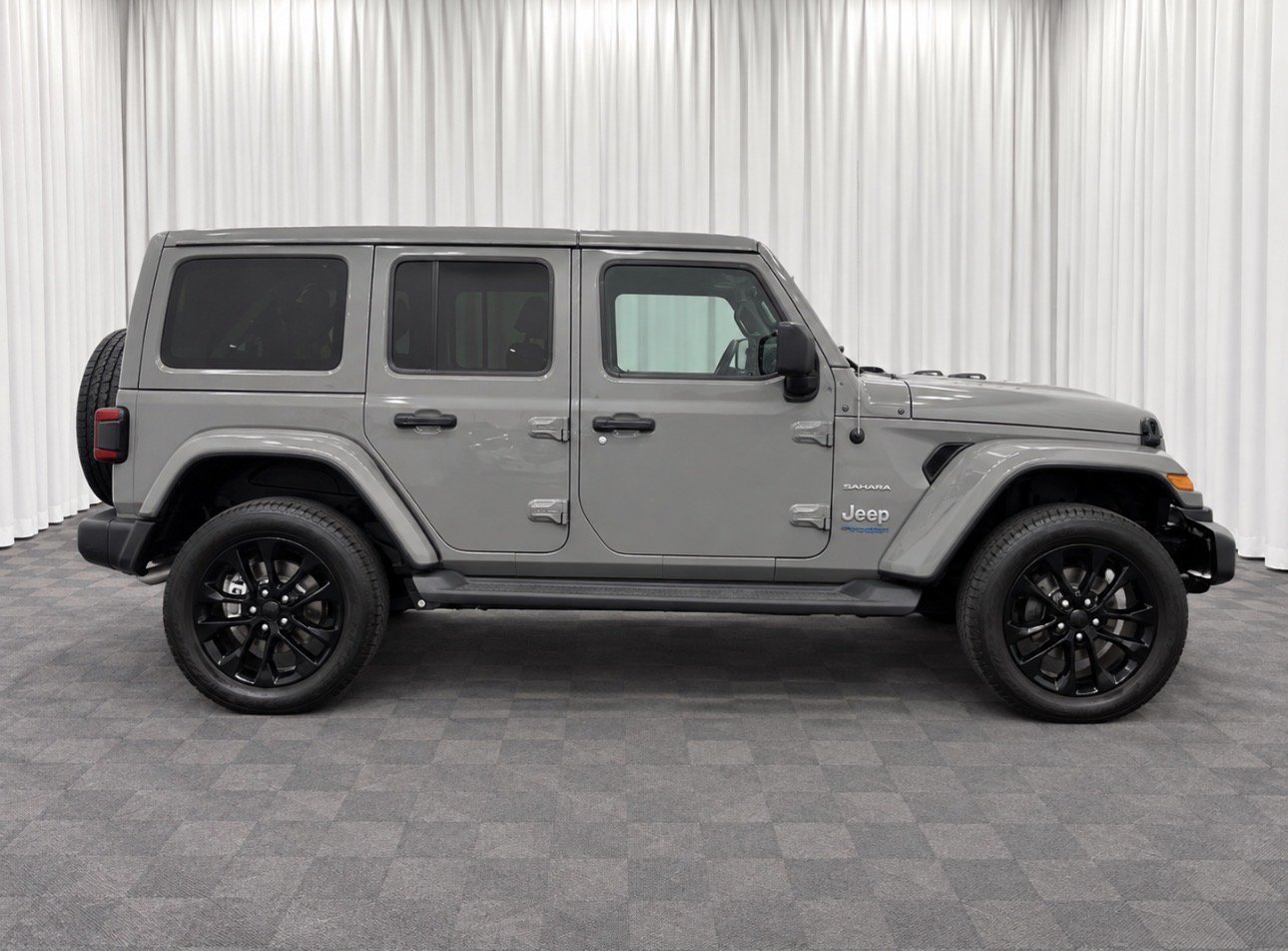 Used 2021 Jeep Wrangler Unlimited Sahara w/ Cold Weather Group AWD/4WD image 2