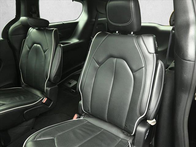Used 2025 Chrysler Pacifica Limited FWD image 21