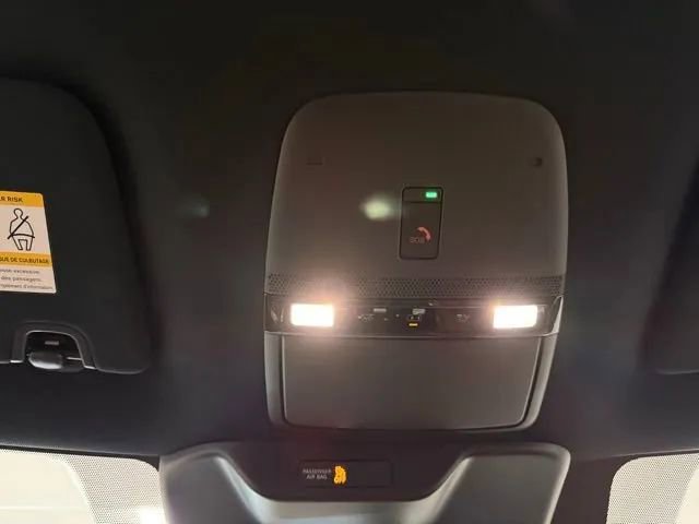 Used 2025 Nissan Armada SL image 21