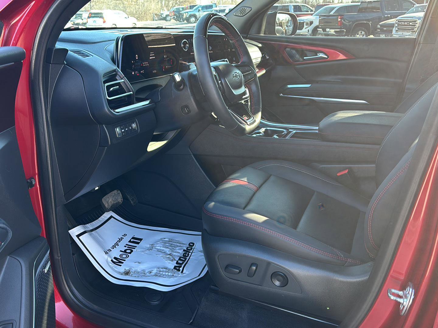 Used 2025 Chevrolet Traverse RS w/ LPO, Floor Liner Package image 15