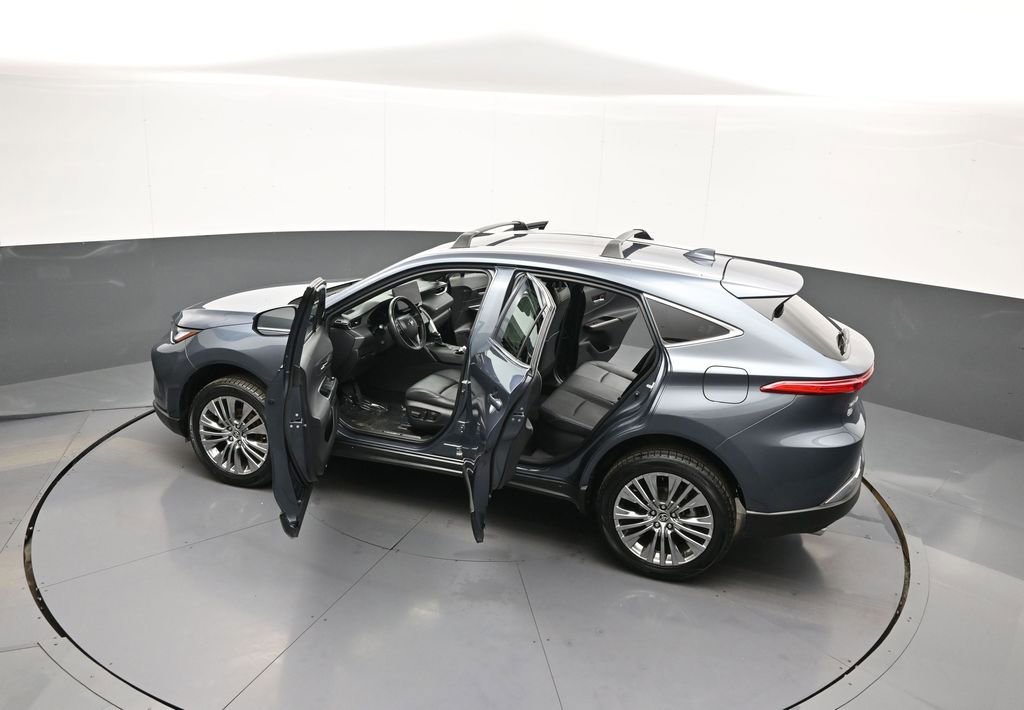Certified 2023 Toyota Venza XLE AWD/4WD image 44