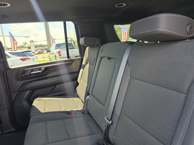 Used 2025 Chevrolet Suburban LS RWD image 14