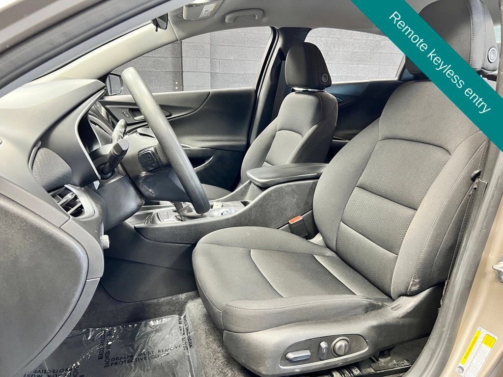 Used 2025 Chevrolet Malibu LT FWD image 5