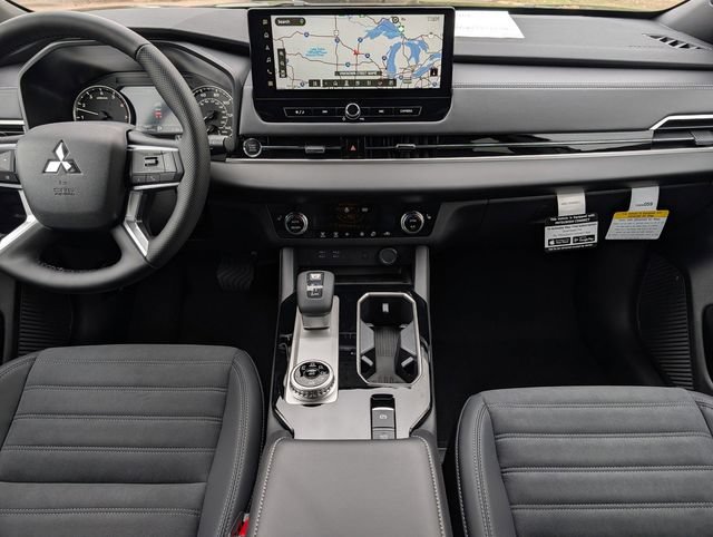 New 2026 Mitsubishi Outlander LE AWD/4WD image 7