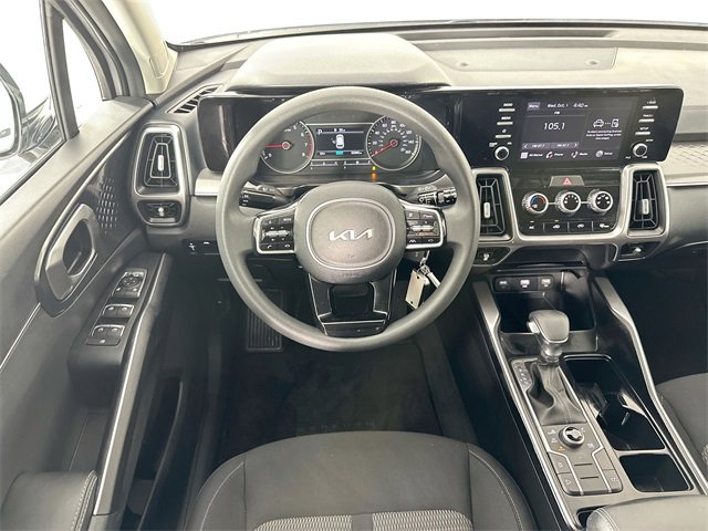 Used 2022 Kia Sorento LX image 10