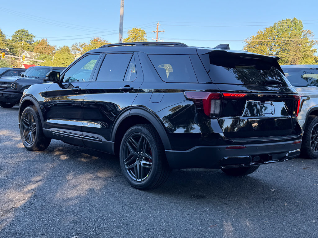 New 2027 Ford Explorer ST-Line w/ Premium Package AWD/4WD image 4