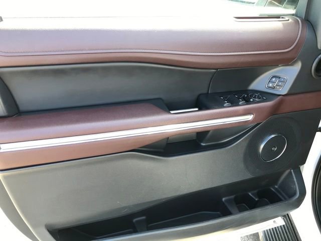 Used 2024 Ford Expedition Limited image 16