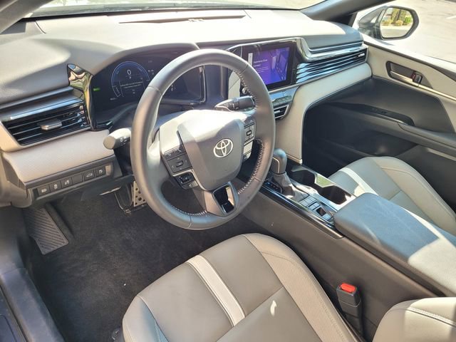 Used 2025 Toyota Camry SE image 6