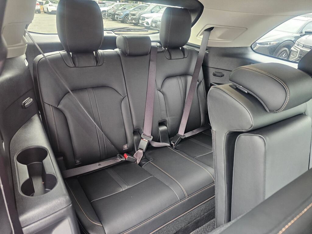 Certified 2024 MAZDA CX-90 Plug-In Hybrid w/ Preferred AWD/4WD image 30