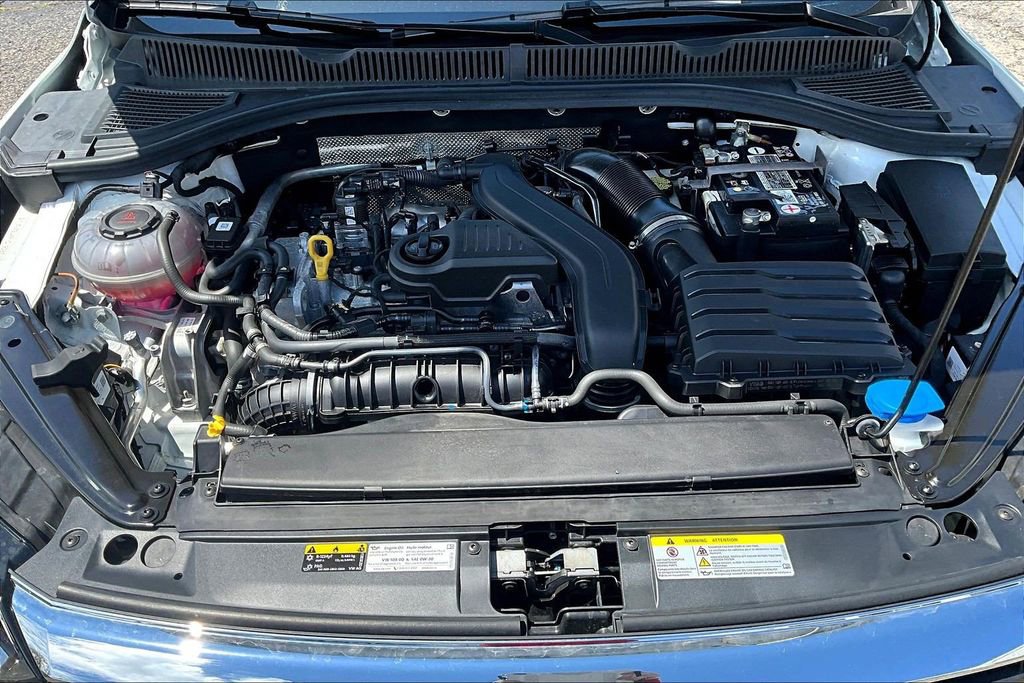 Used 2023 Volkswagen Jetta SE w/ Panoramic Sunroof Package FWD image 28
