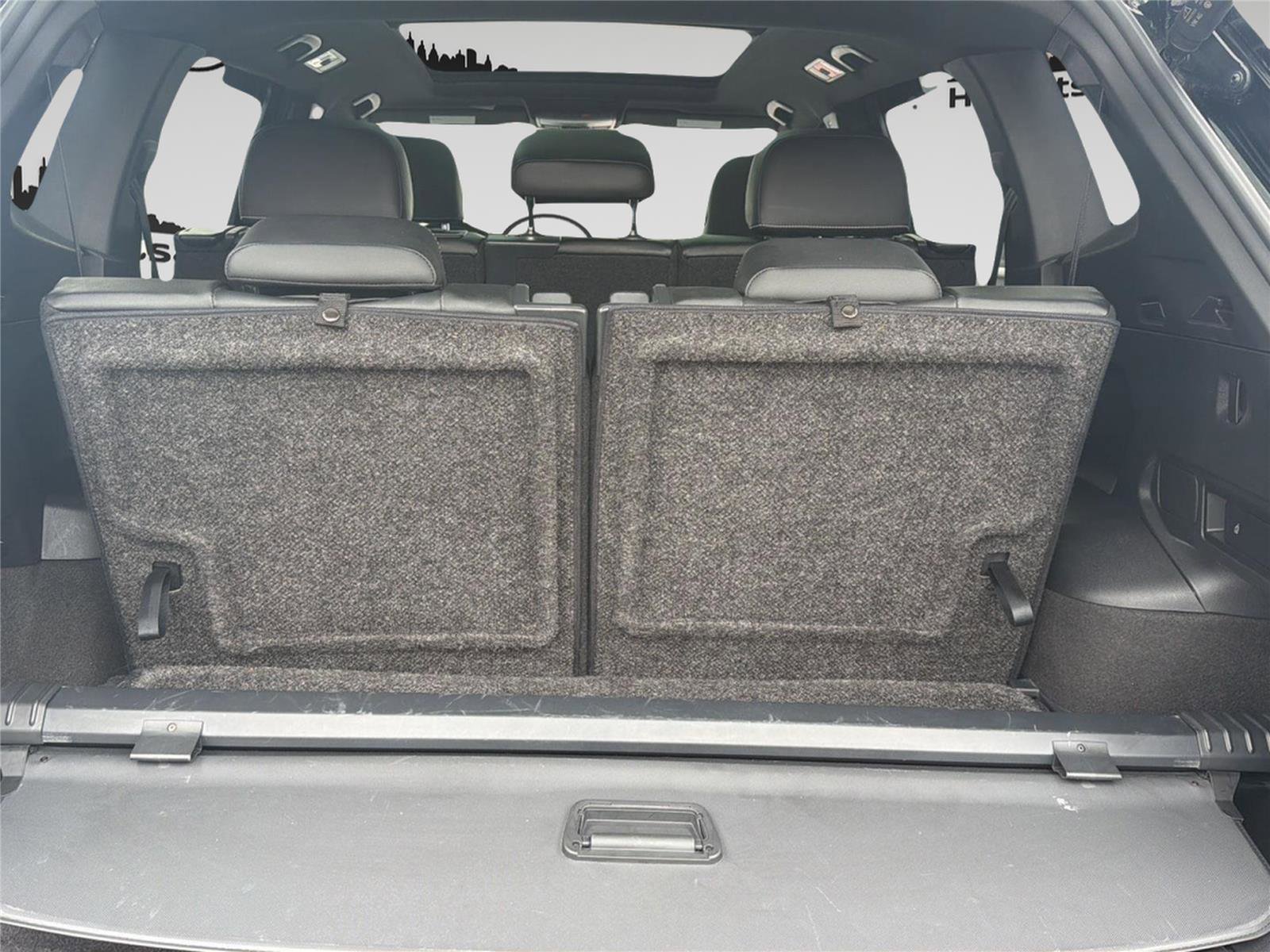 Used 2022 Volkswagen Tiguan SE R-Line image 10