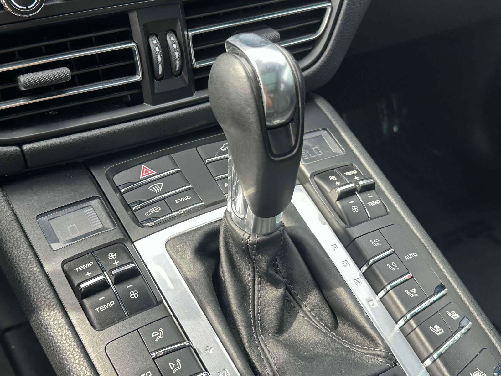 Used 2019 Porsche Macan S w/ Premium Package Plus image 30
