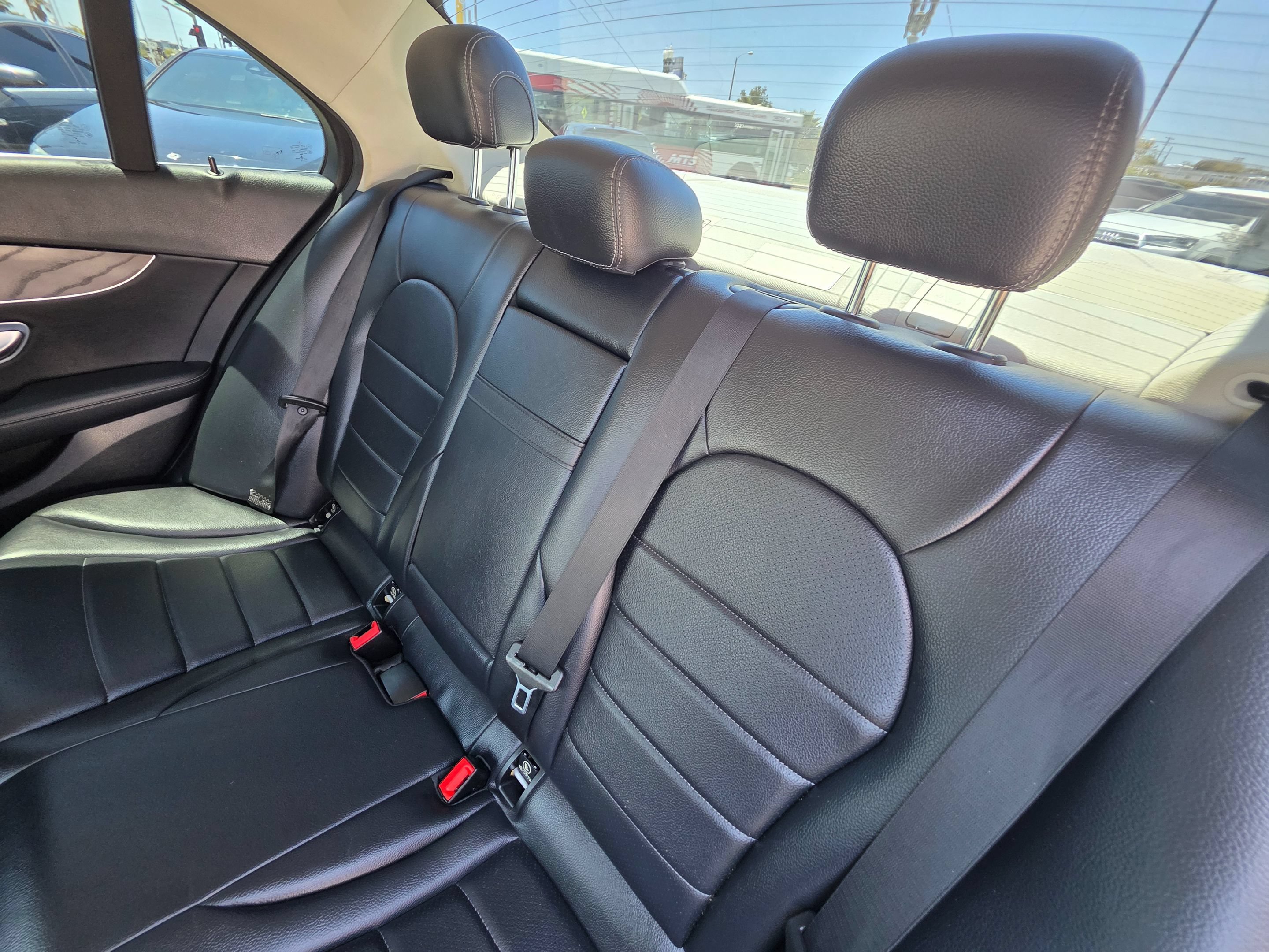 Used 2016 Mercedes-Benz C 350e Sedan w/ Multimedia Package image 16