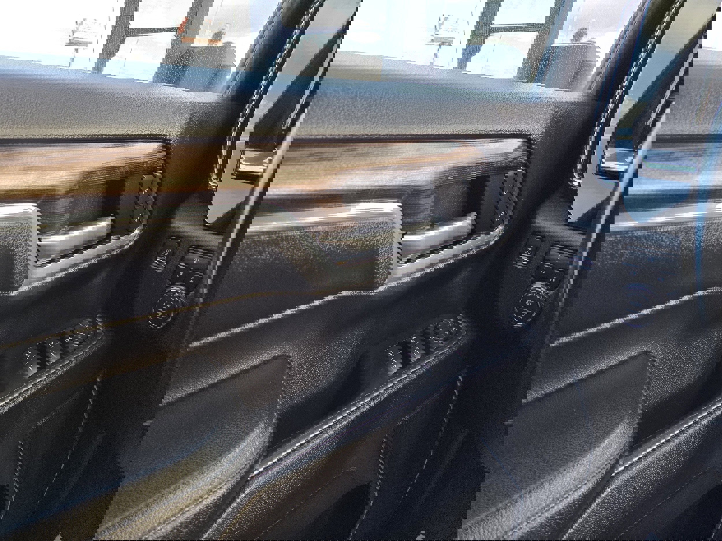 Used 2024 Chevrolet Silverado 2500 LT image 42