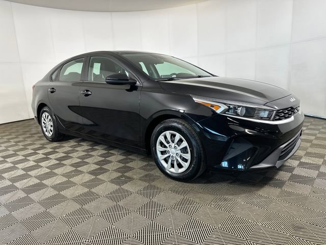 Used 2022 Kia Forte Sedan image 2