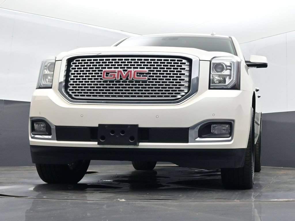 Used 2015 GMC Yukon Denali w/ Premium Package AWD/4WD image 11