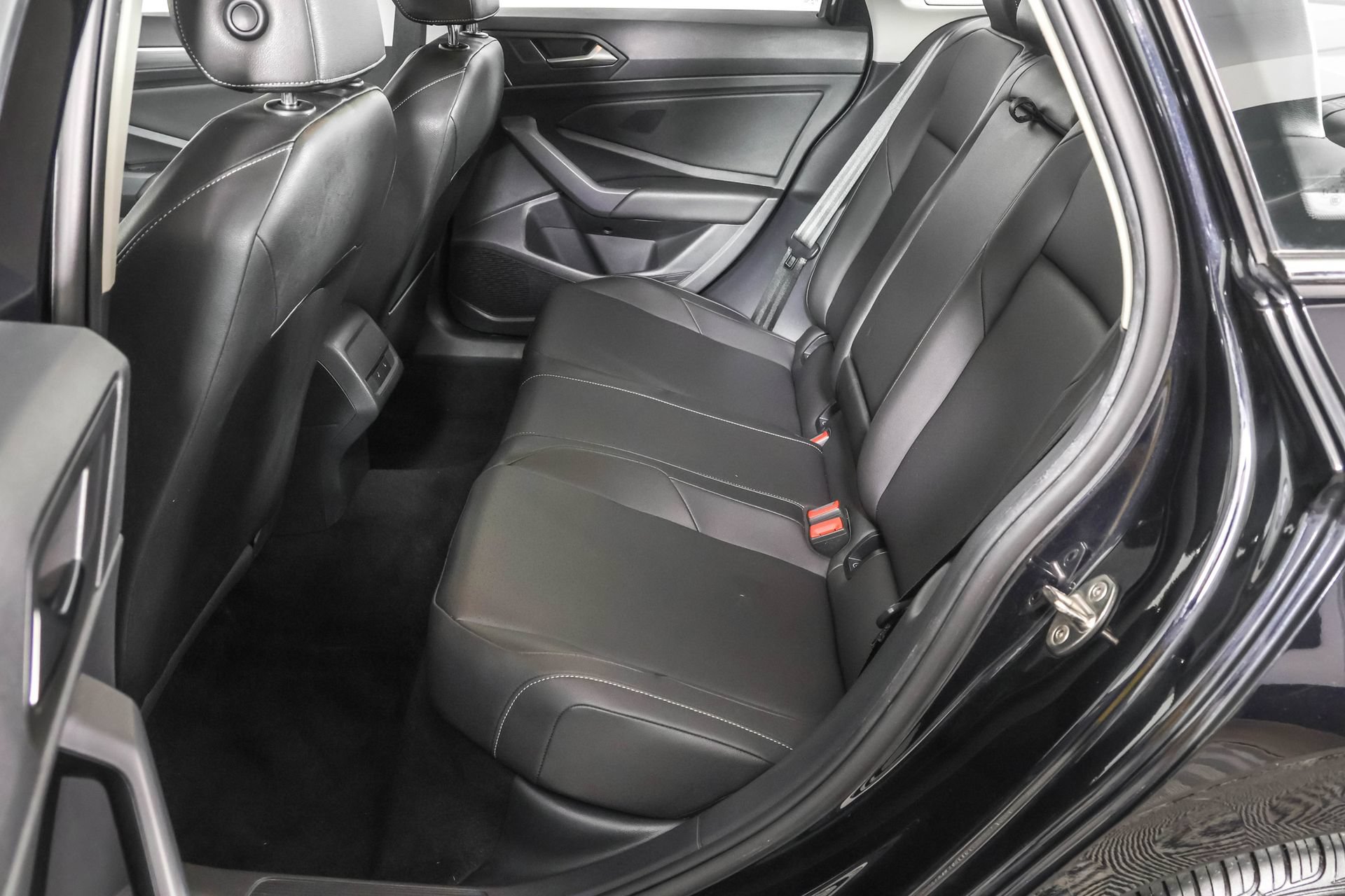 Used 2019 Volkswagen Jetta SEL w/ Cold Weather Package FWD image 36