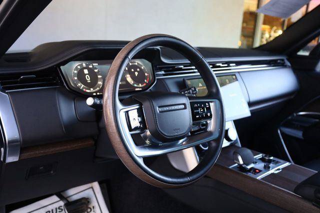 Used 2023 Land Rover Range Rover Autobiography AWD/4WD image 16