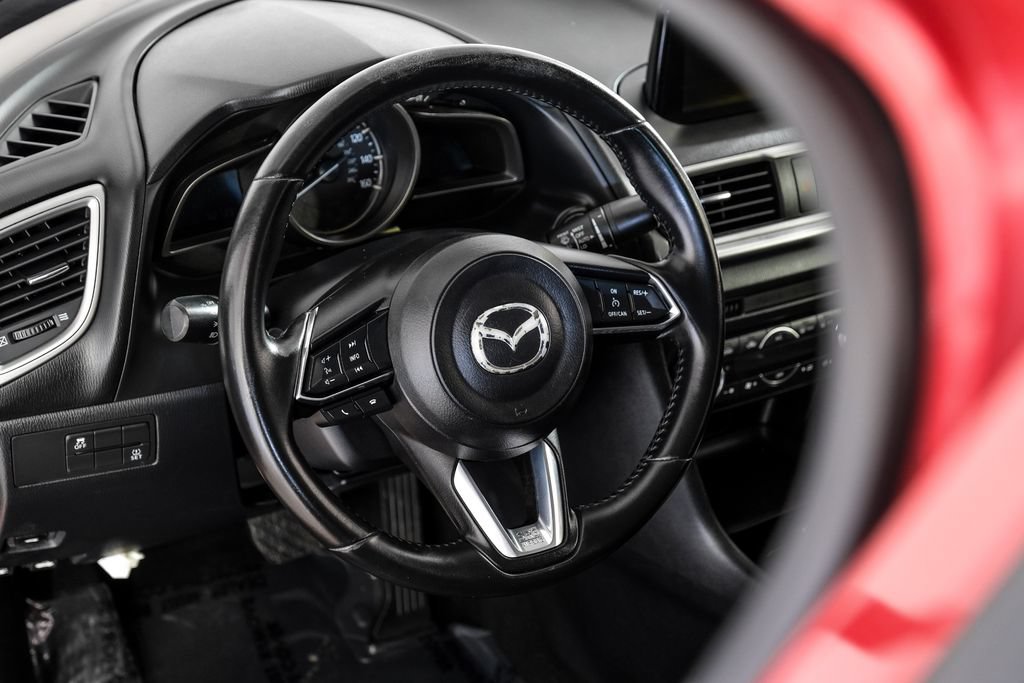 Used 2018 MAZDA MAZDA3 Touring FWD image 12