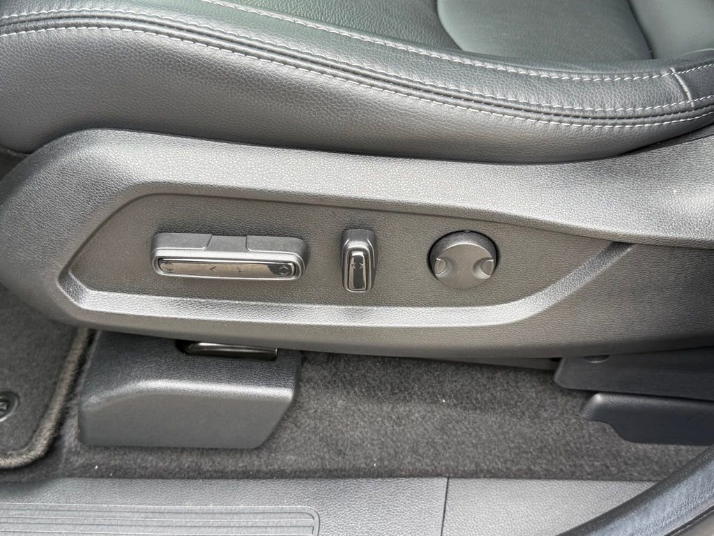 Certified 2025 Honda Pilot Touring image 32