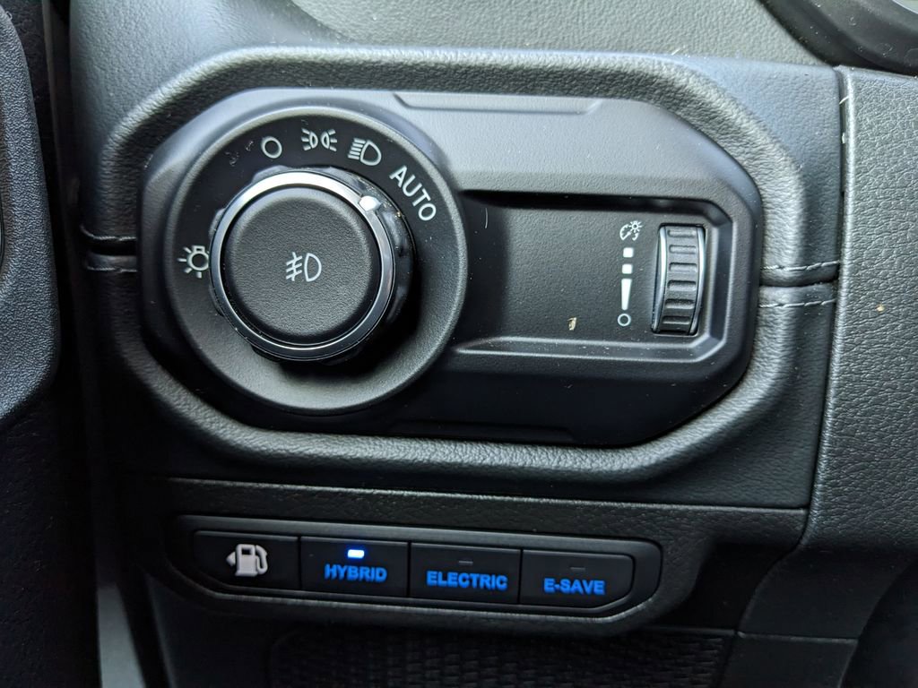 Used 2024 Jeep Wrangler Unlimited Sahara w/ Technology Group image 57